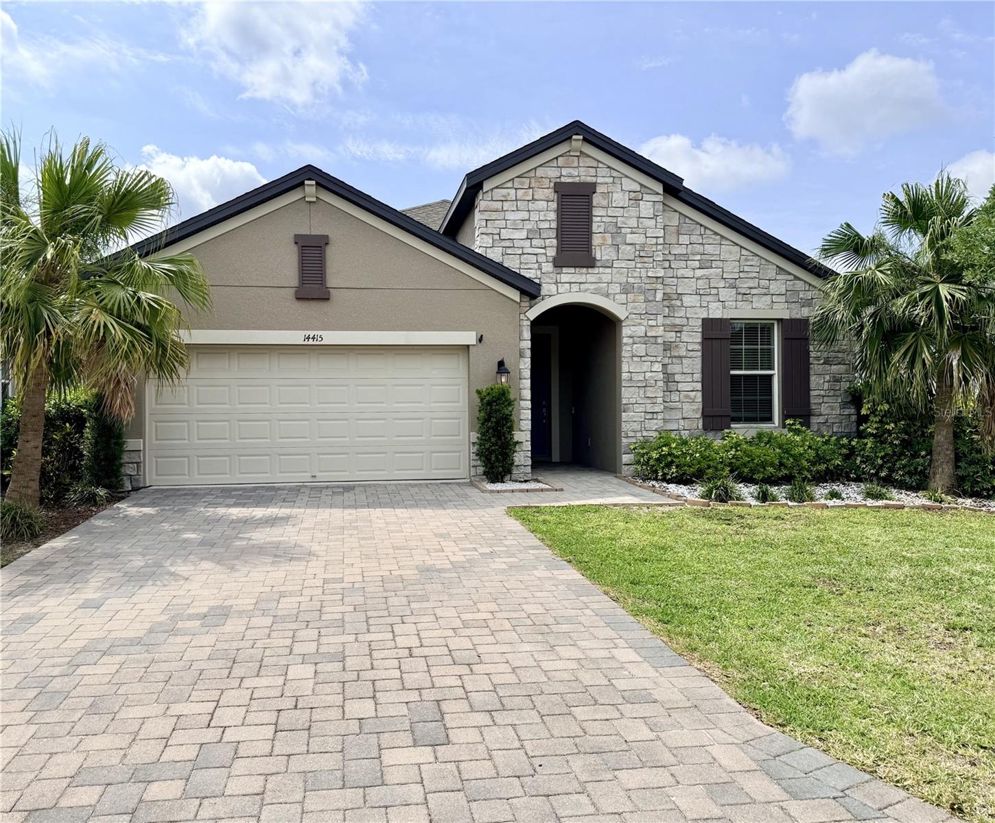 Single Family Residence in PARRISH, FL - Daniel Dourado