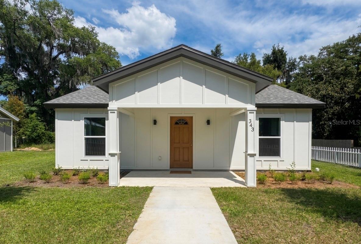 Single Family Residence in GROVELAND, FL - Daniel Dourado
