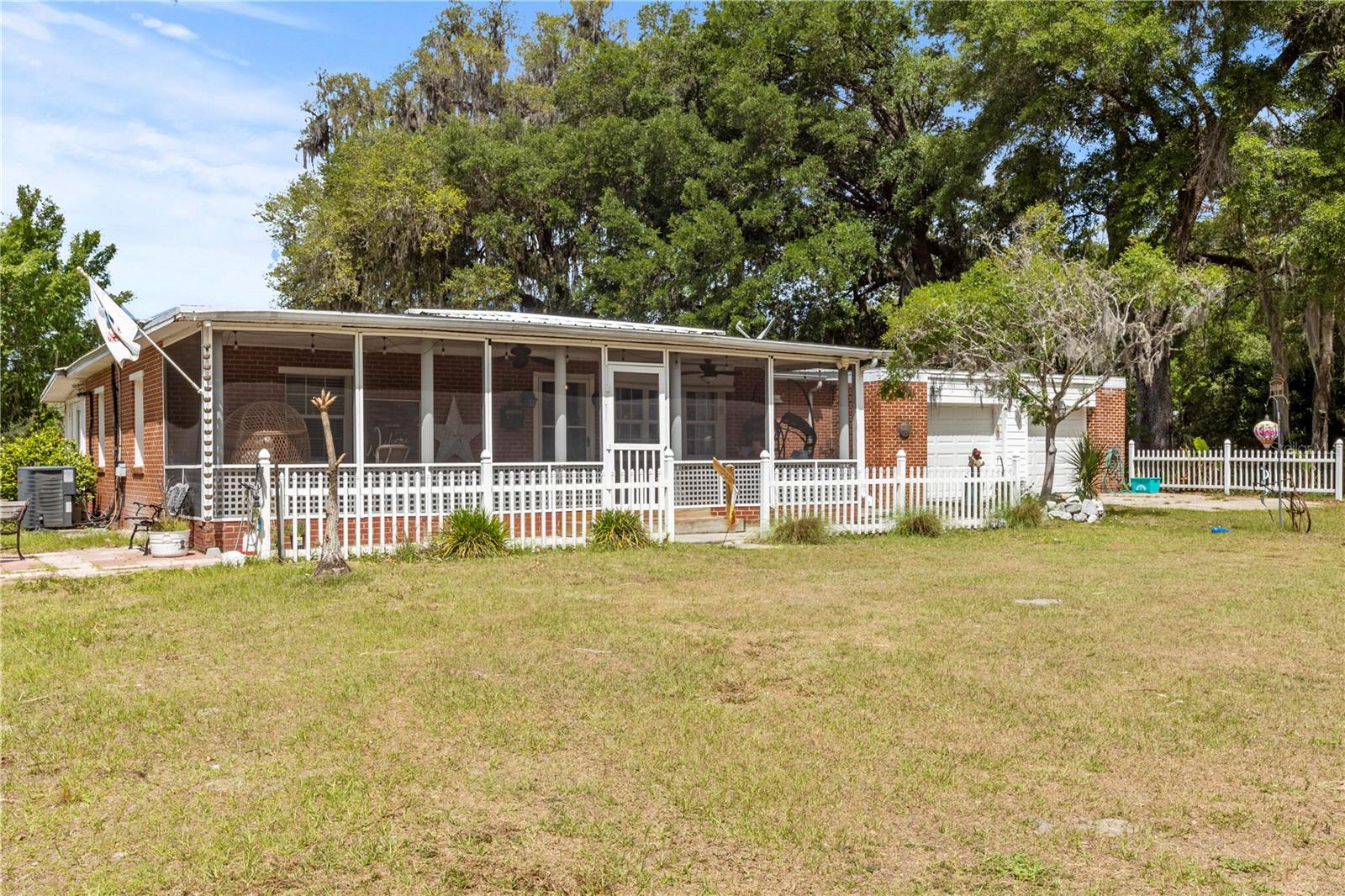 Single Family Residence em PALATKA, FL - Daniel Dourado