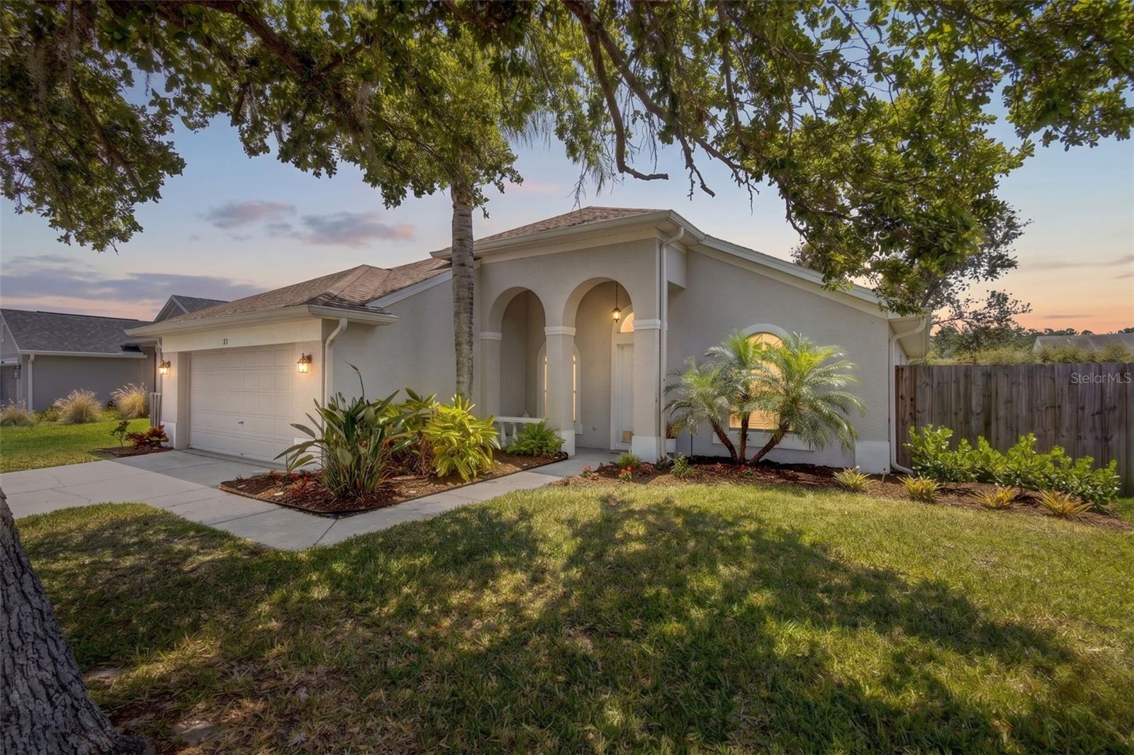 Single Family Residence in OLDSMAR, FL - Daniel Dourado
