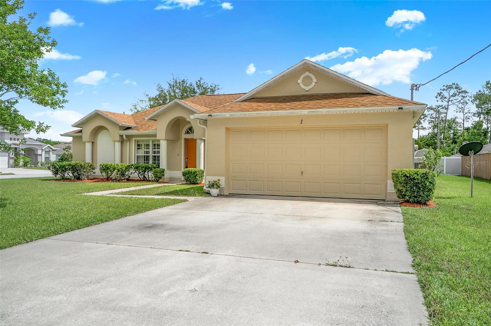 Single Family Residence in PALM COAST, FL - Daniel Dourado