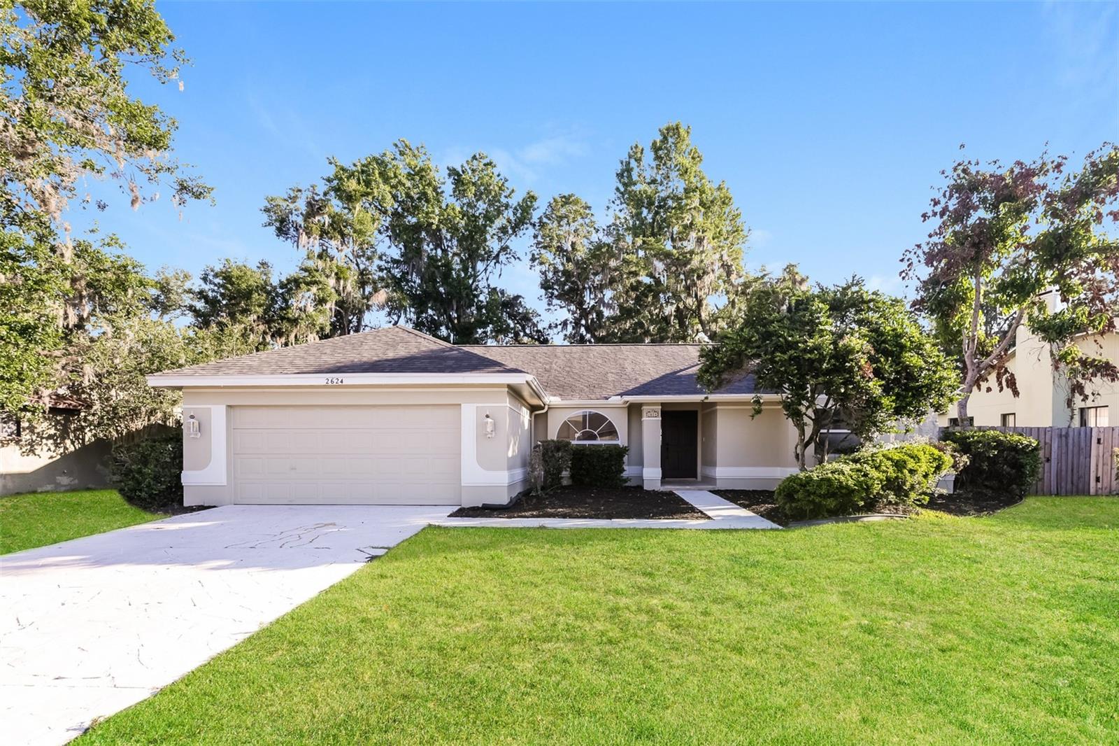 Single Family Residence in PLANT CITY, FL - Daniel Dourado