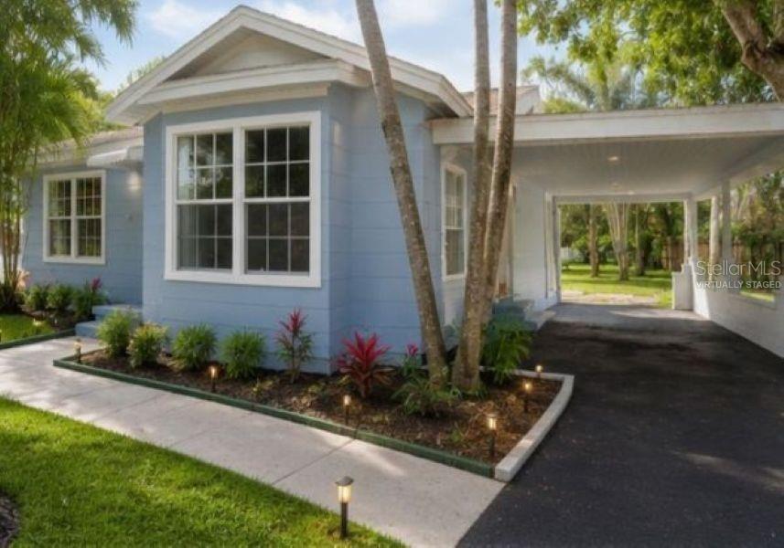 Single Family Residence in BRADENTON, FL - Daniel Dourado