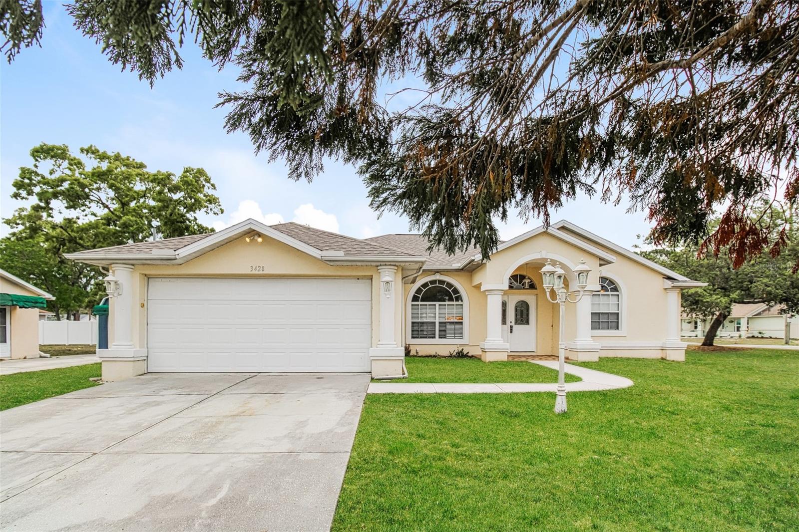 Single Family Residence em SPRING HILL, FL - Daniel Dourado