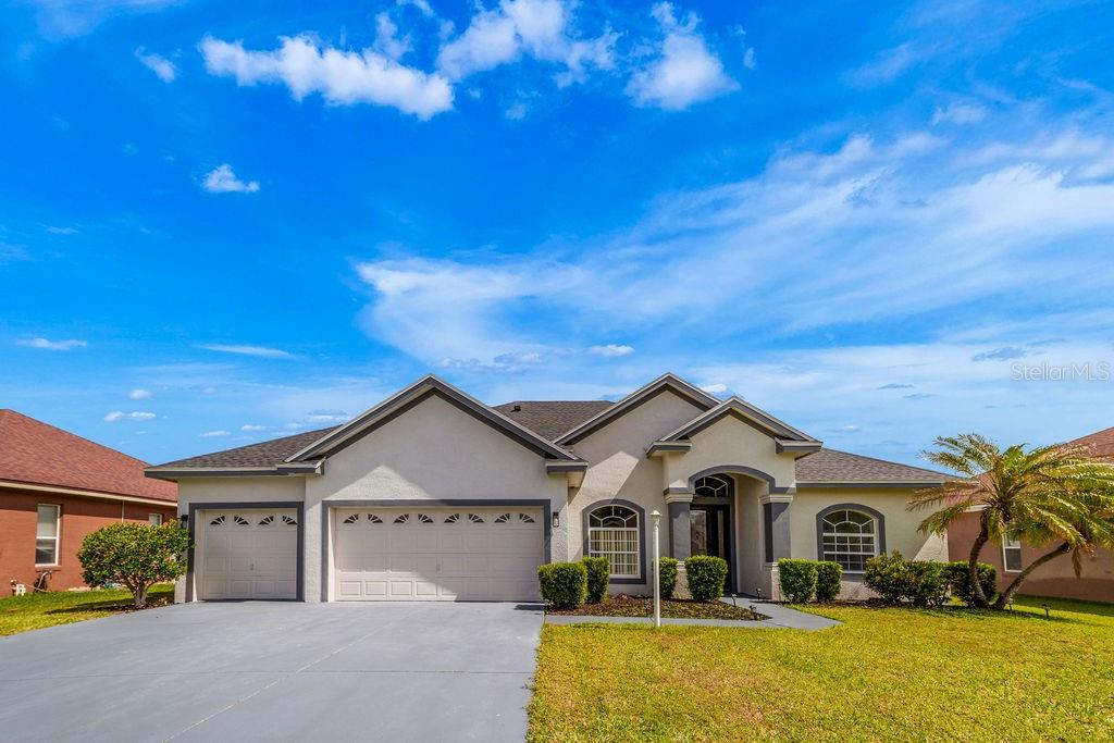 Single Family Residence in WINTER HAVEN, FL - Daniel Dourado