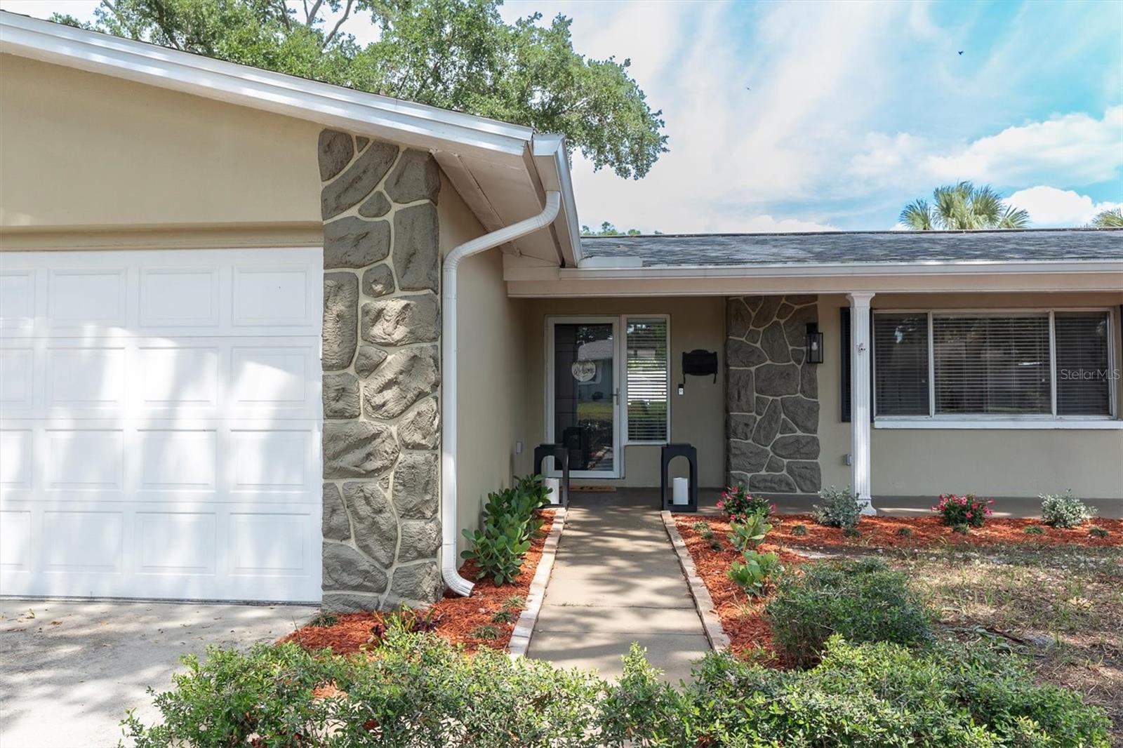 Single Family Residence em ST PETERSBURG, FL - Daniel Dourado