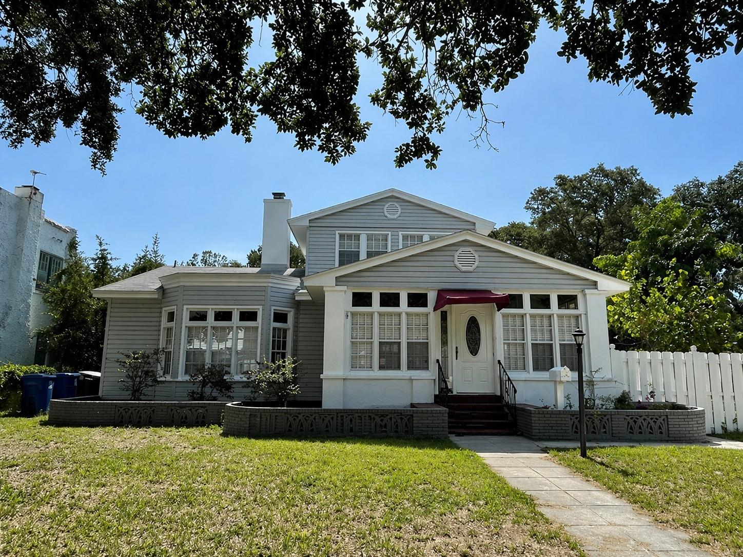 Single Family Residence em ST PETERSBURG, FL - Daniel Dourado
