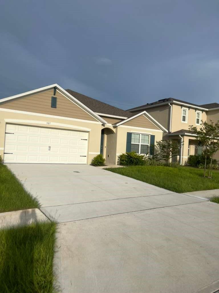 Single Family Residence in WINTER HAVEN, FL - Daniel Dourado