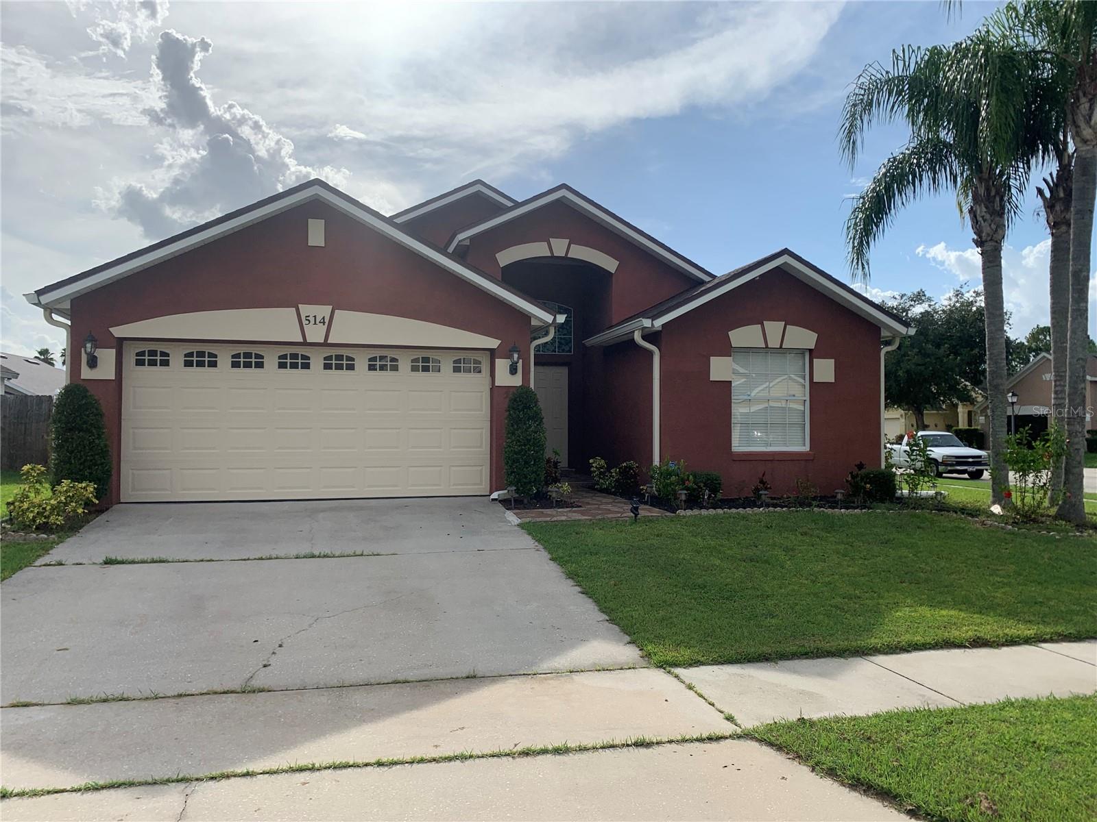 Single Family Residence in ORLANDO, FL - Daniel Dourado