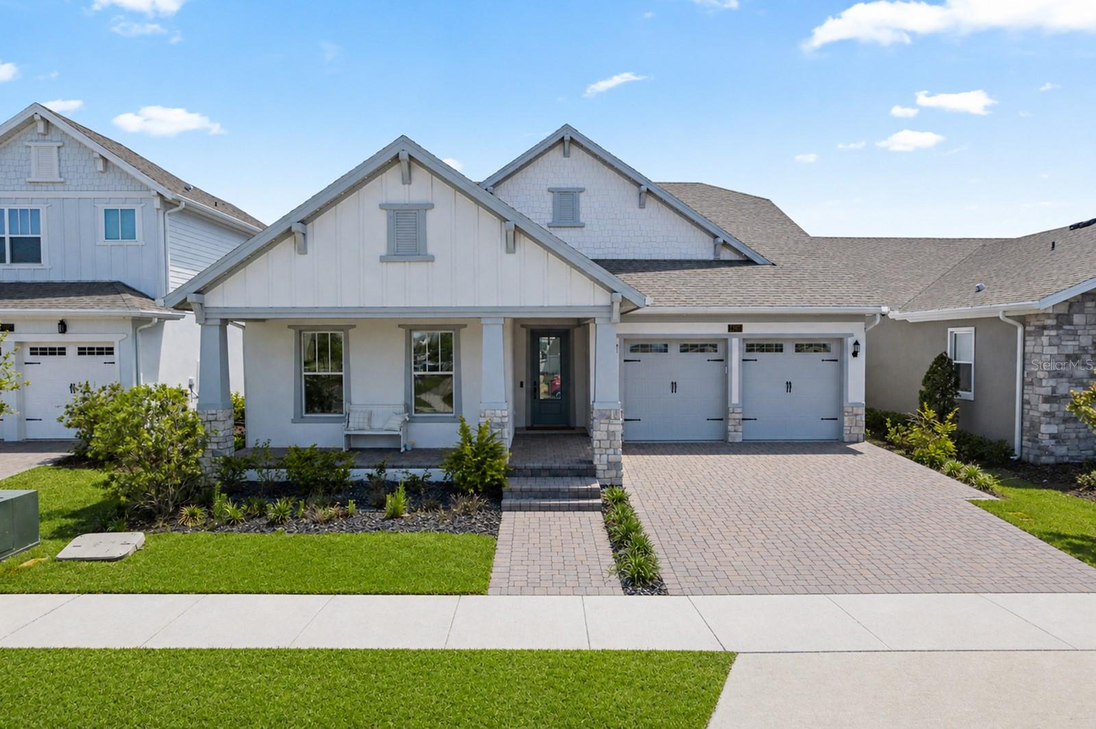 Single Family Residence in ORLANDO, FL - Daniel Dourado
