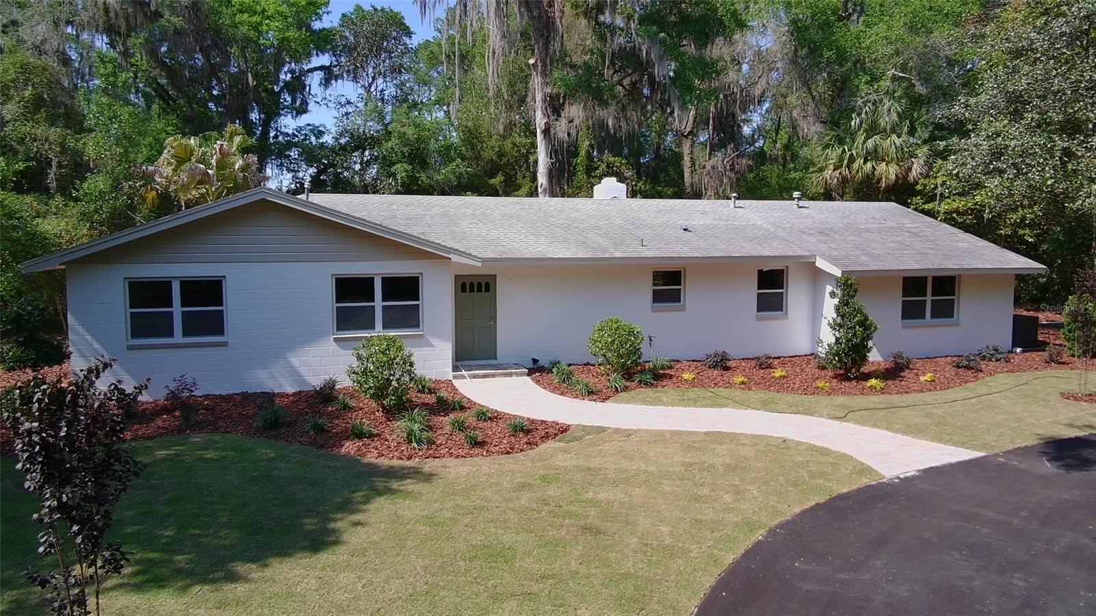 Single Family Residence in GAINESVILLE, FL - Daniel Dourado