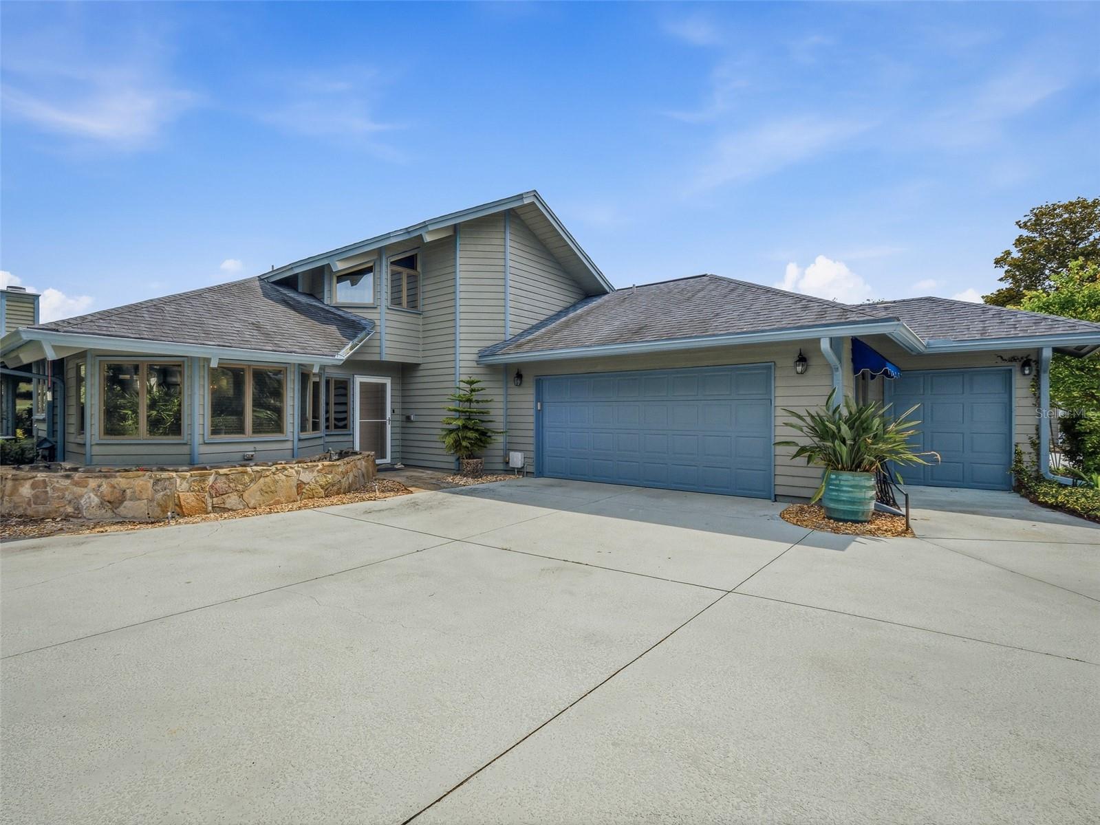 Single Family Residence in NEW SMYRNA BEACH, FL - Daniel Dourado