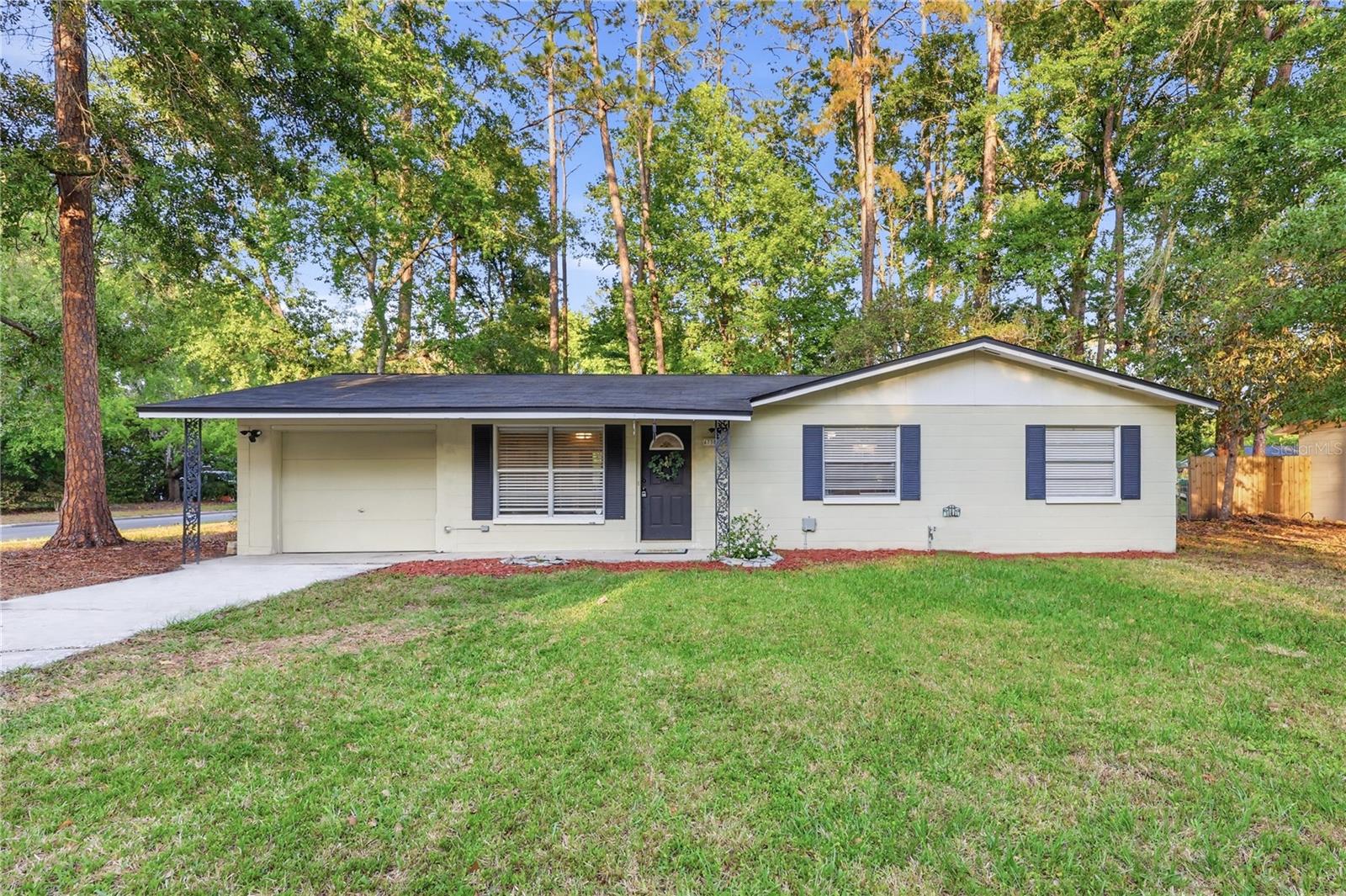 Single Family Residence in GAINESVILLE, FL - Daniel Dourado