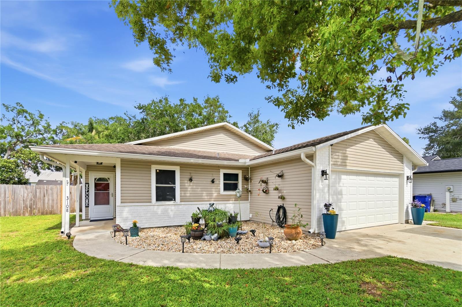 Single Family Residence in ST CLOUD, FL - Daniel Dourado
