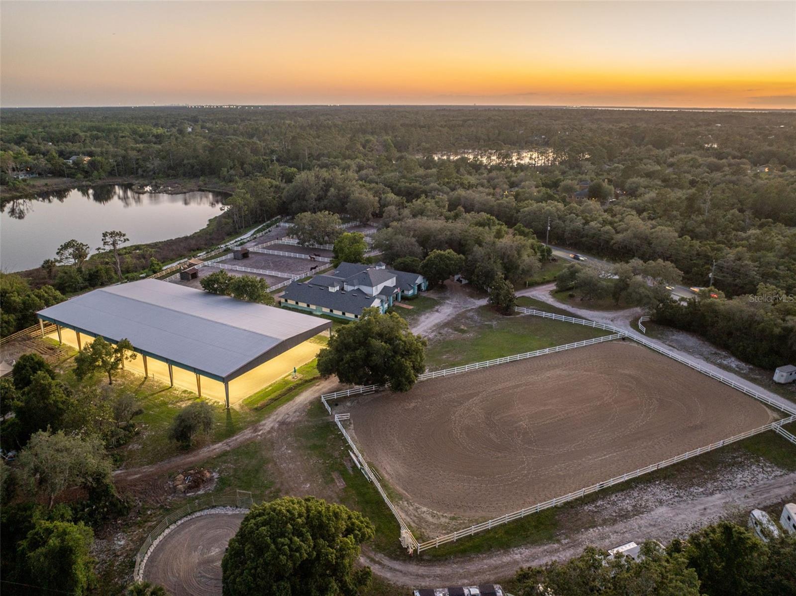 Single Family Residence em GENEVA, FL - Daniel Dourado