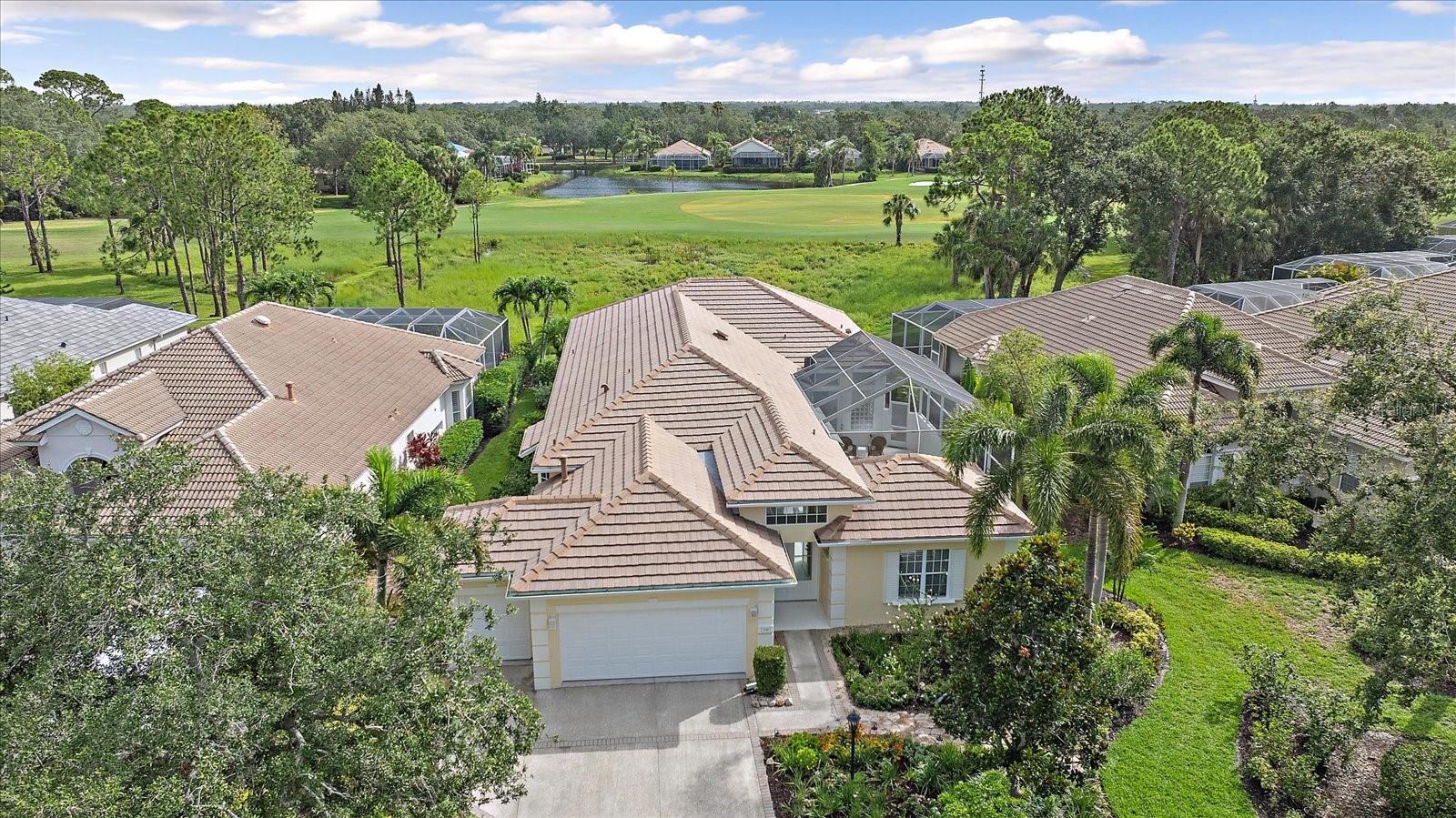 Single Family Residence in BRADENTON, FL - Daniel Dourado