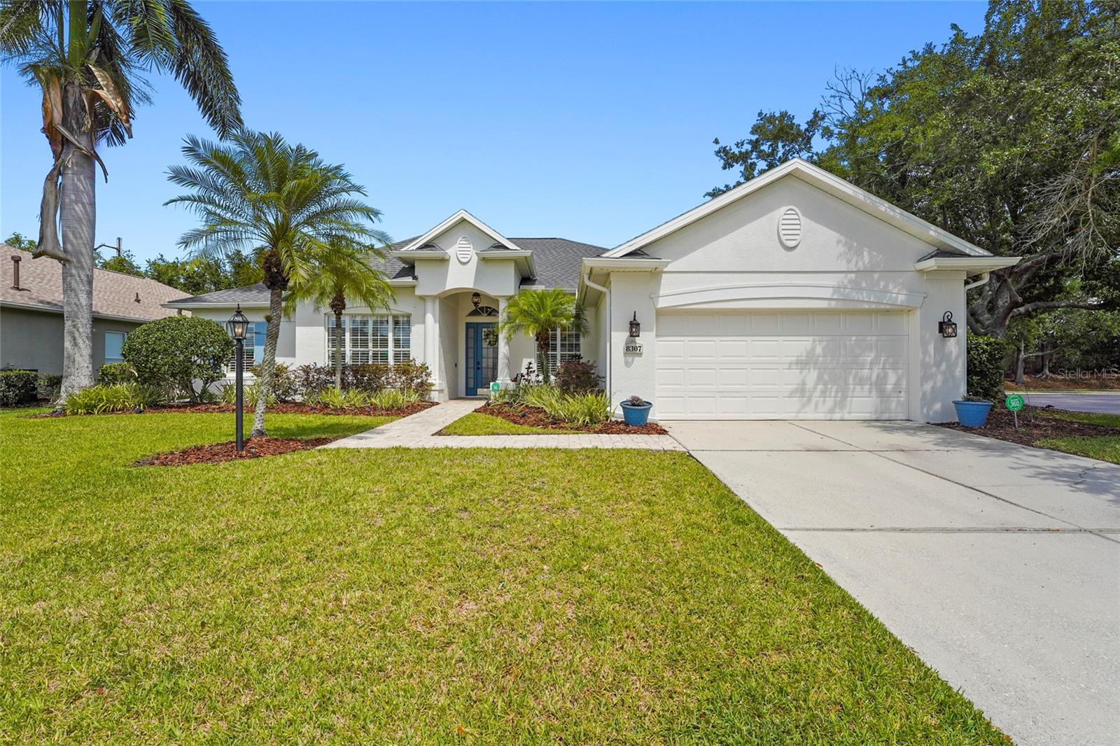 Single Family Residence in BRADENTON, FL - Daniel Dourado