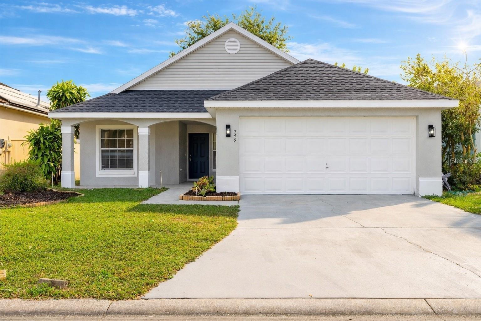 Single Family Residence in DAVENPORT, FL - Daniel Dourado