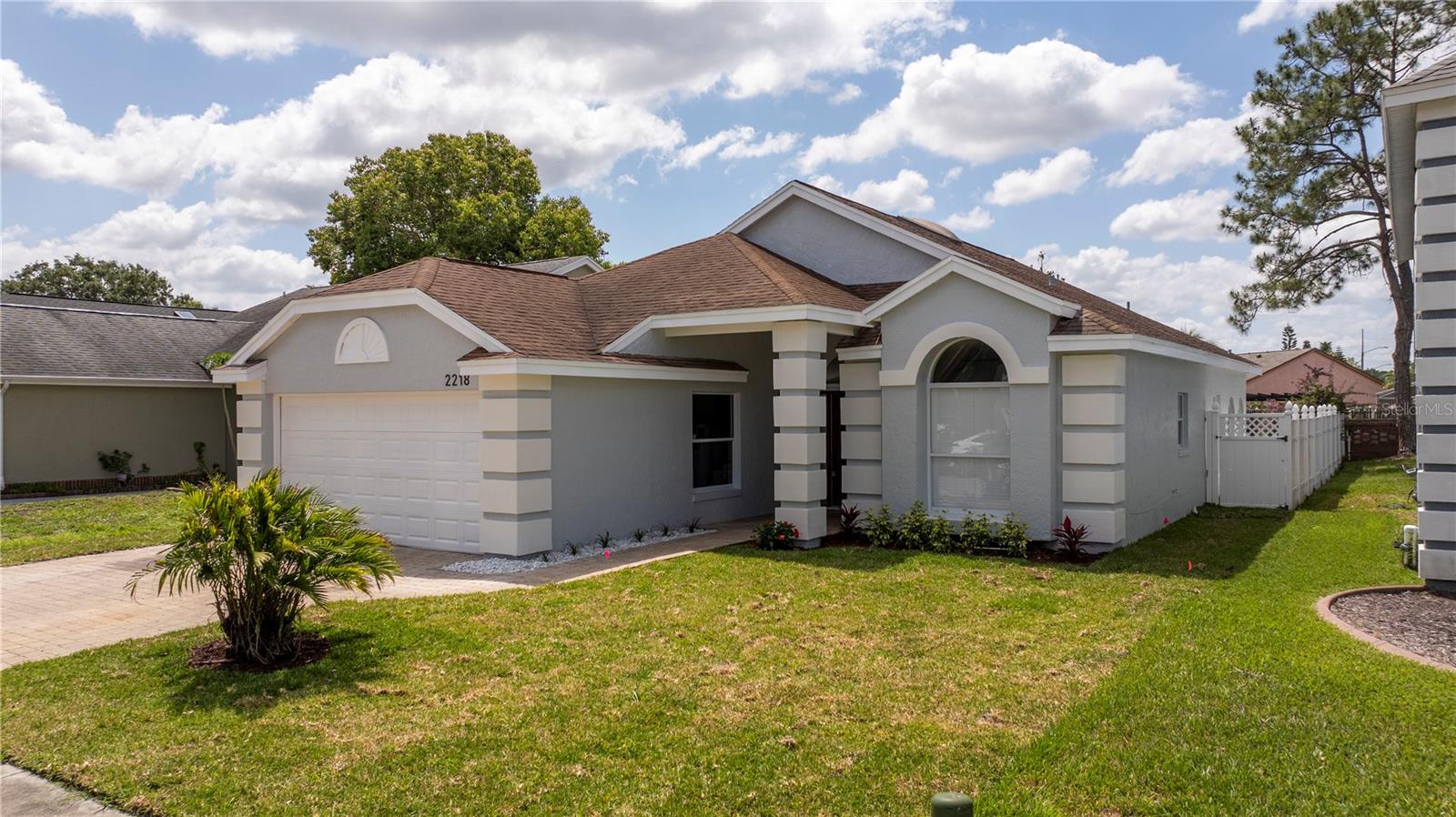 Single Family Residence in ORLANDO, FL - Daniel Dourado