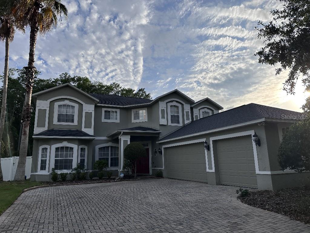 Single Family Residence in ORLANDO, FL - Daniel Dourado