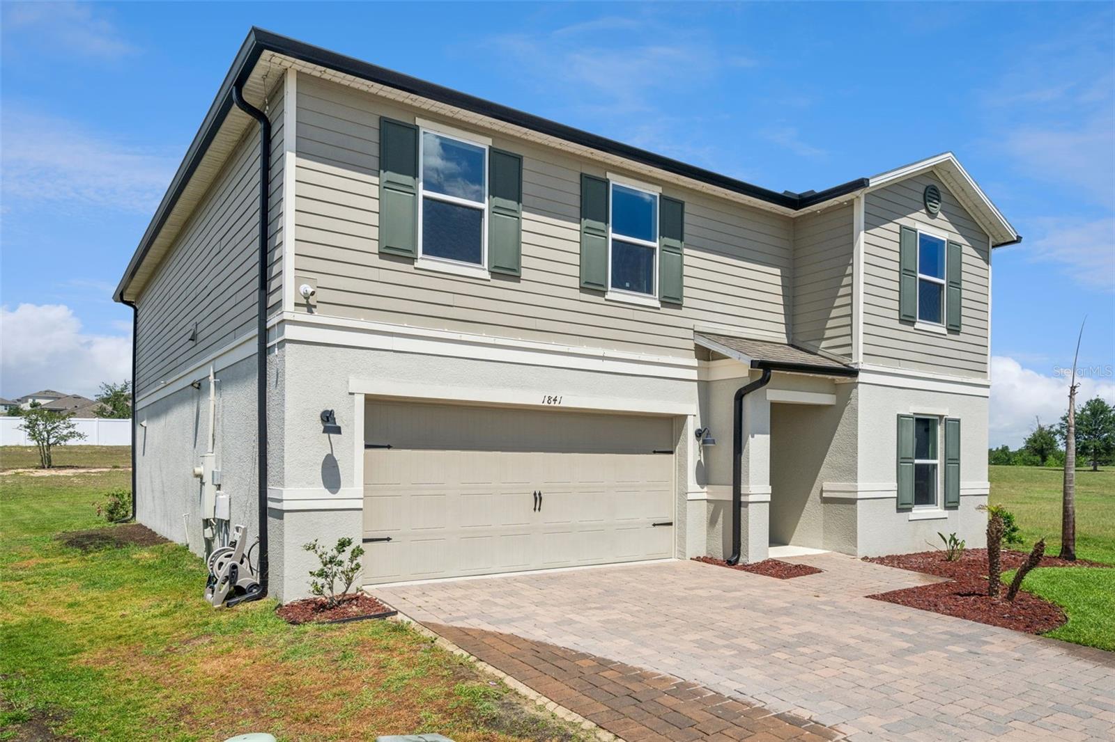 Single Family Residence in GROVELAND, FL - Daniel Dourado