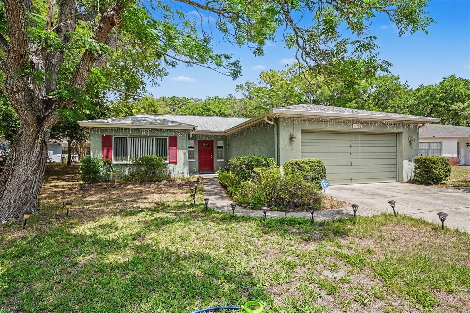 Single Family Residence in HUDSON, FL - Daniel Dourado