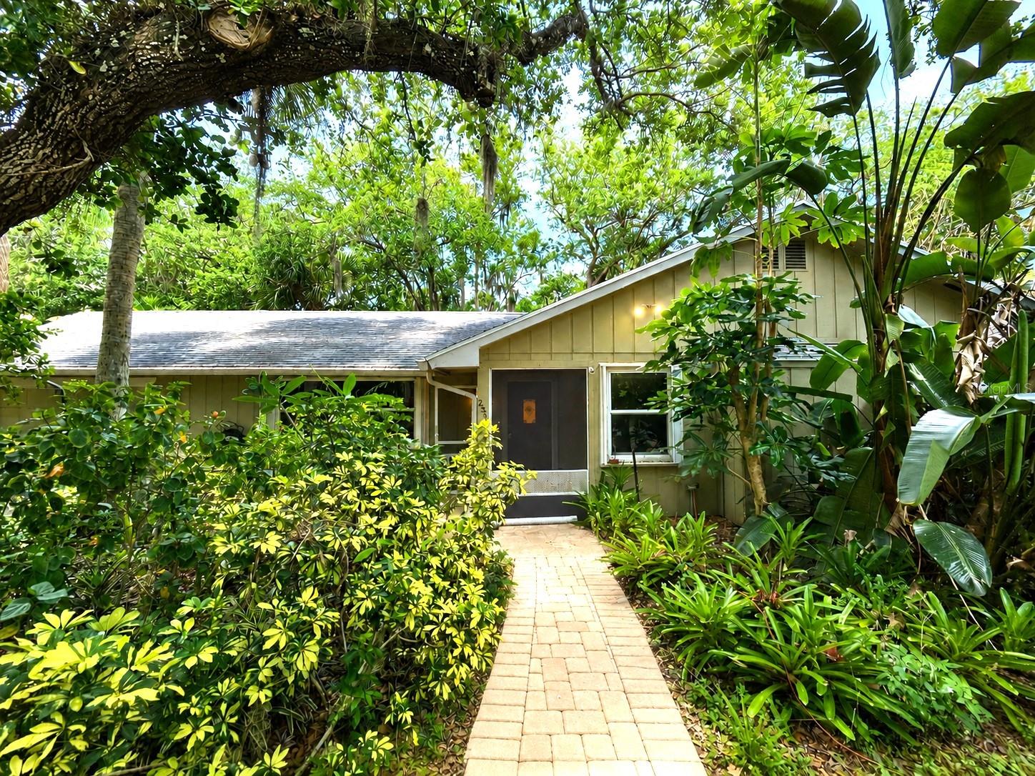 Single Family Residence in STUART, FL - Daniel Dourado