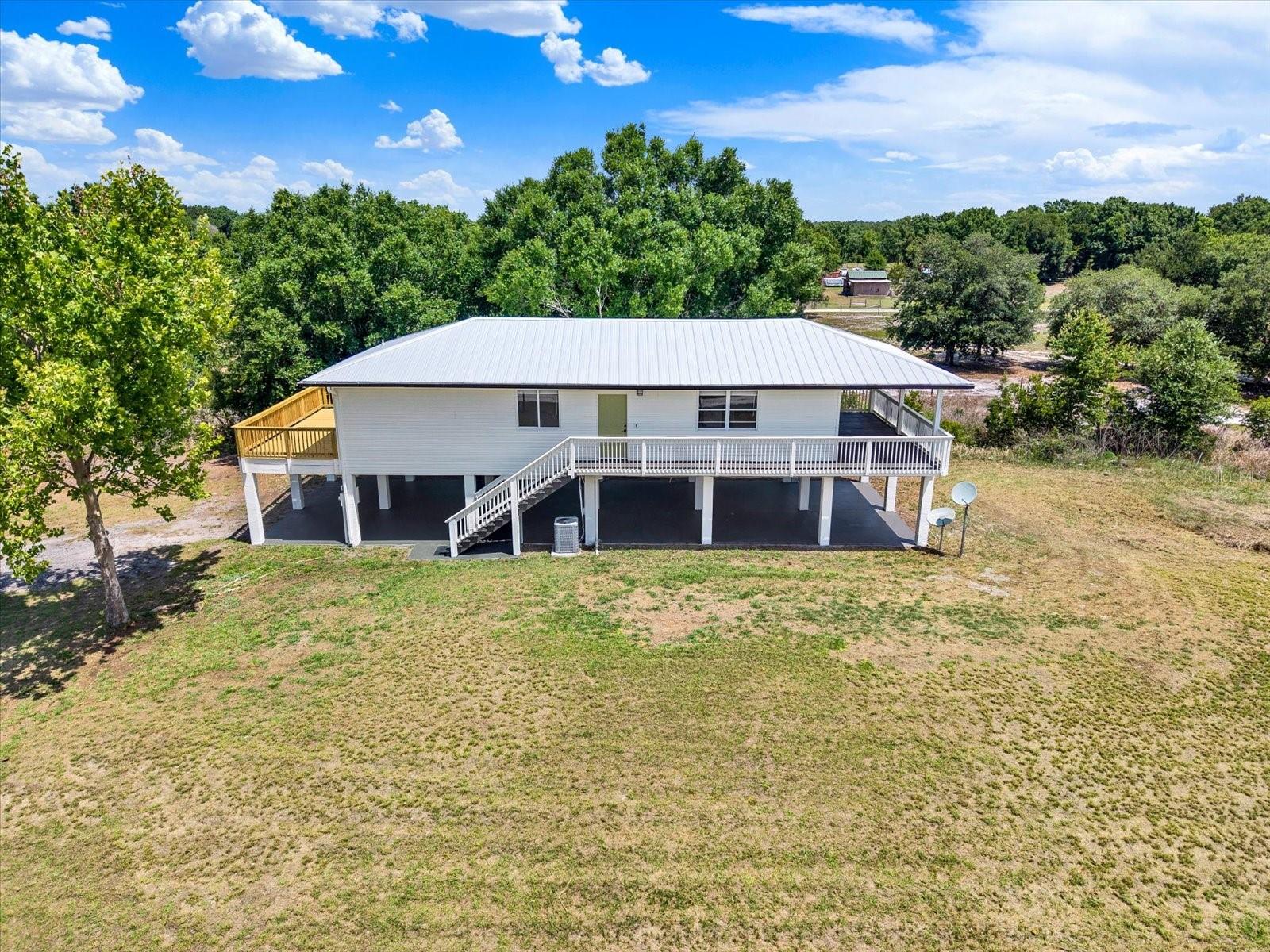 Single Family Residence in MYAKKA CITY, FL - Daniel Dourado