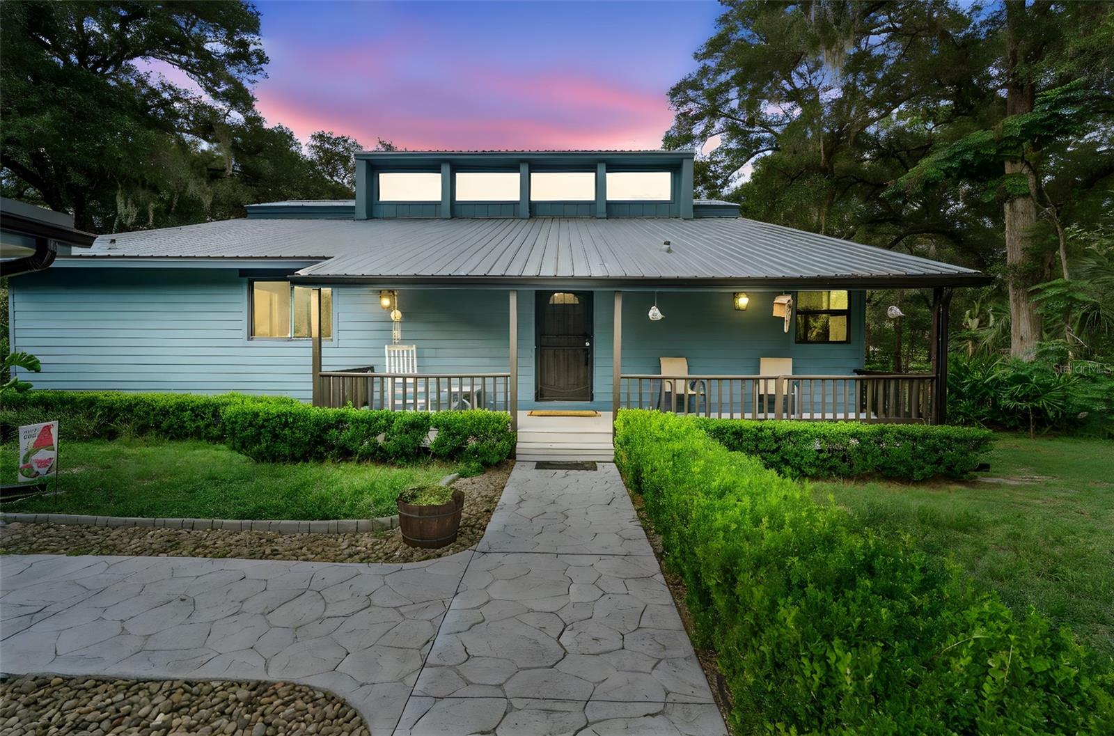 Single Family Residence in DELAND, FL - Daniel Dourado