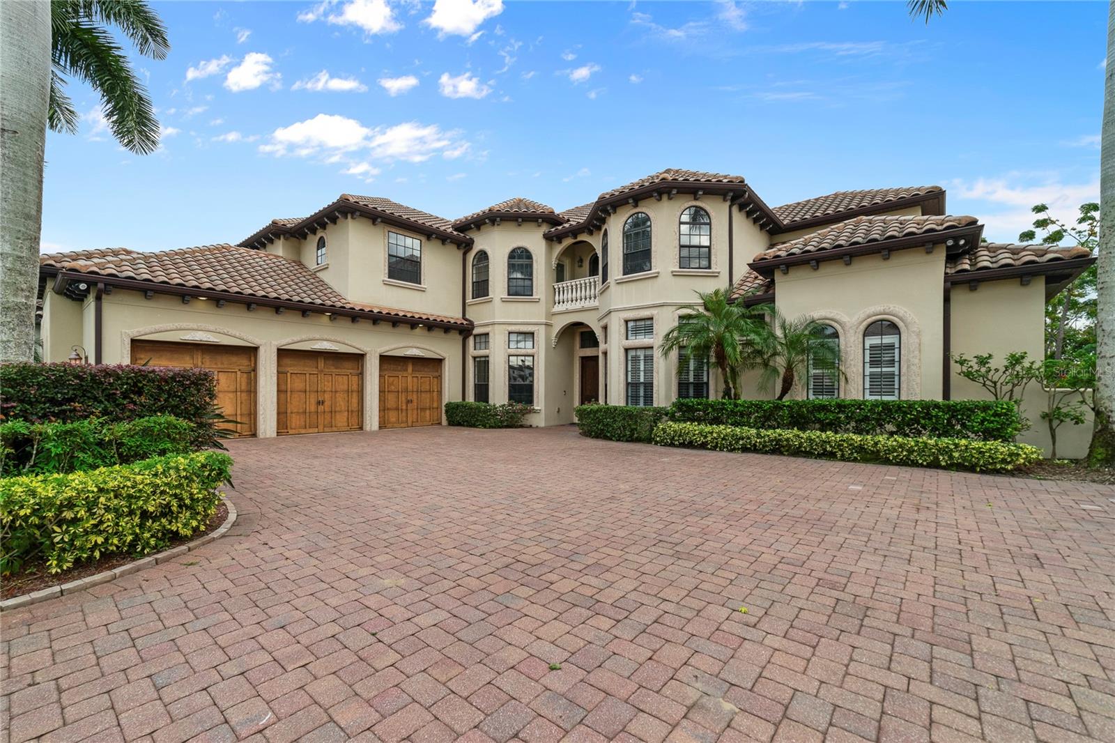 Single Family Residence in ORLANDO, FL - Daniel Dourado