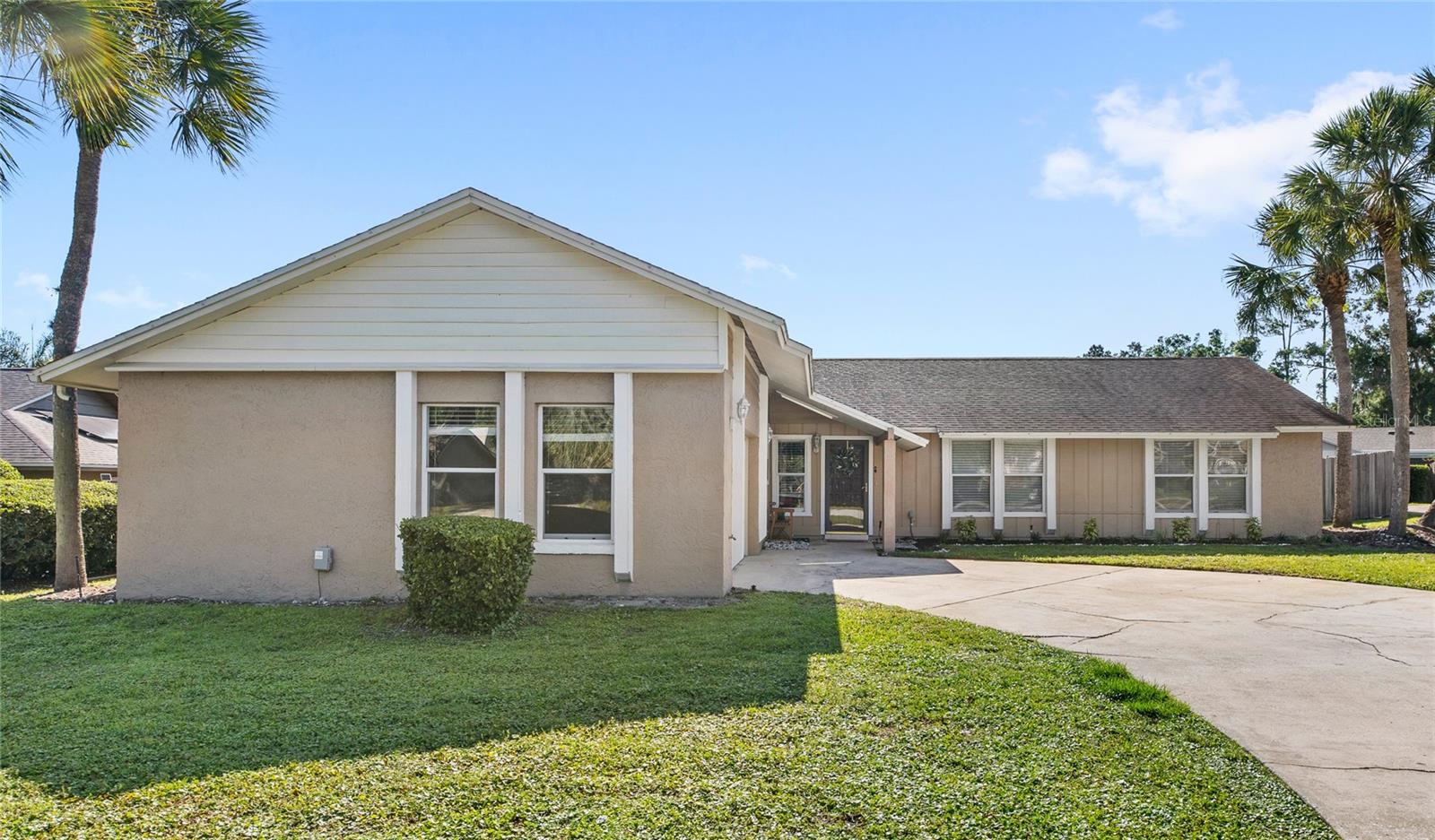 Single Family Residence in LONGWOOD, FL - Daniel Dourado