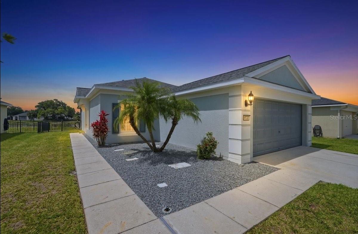 Single Family Residence in PARRISH, FL - Daniel Dourado