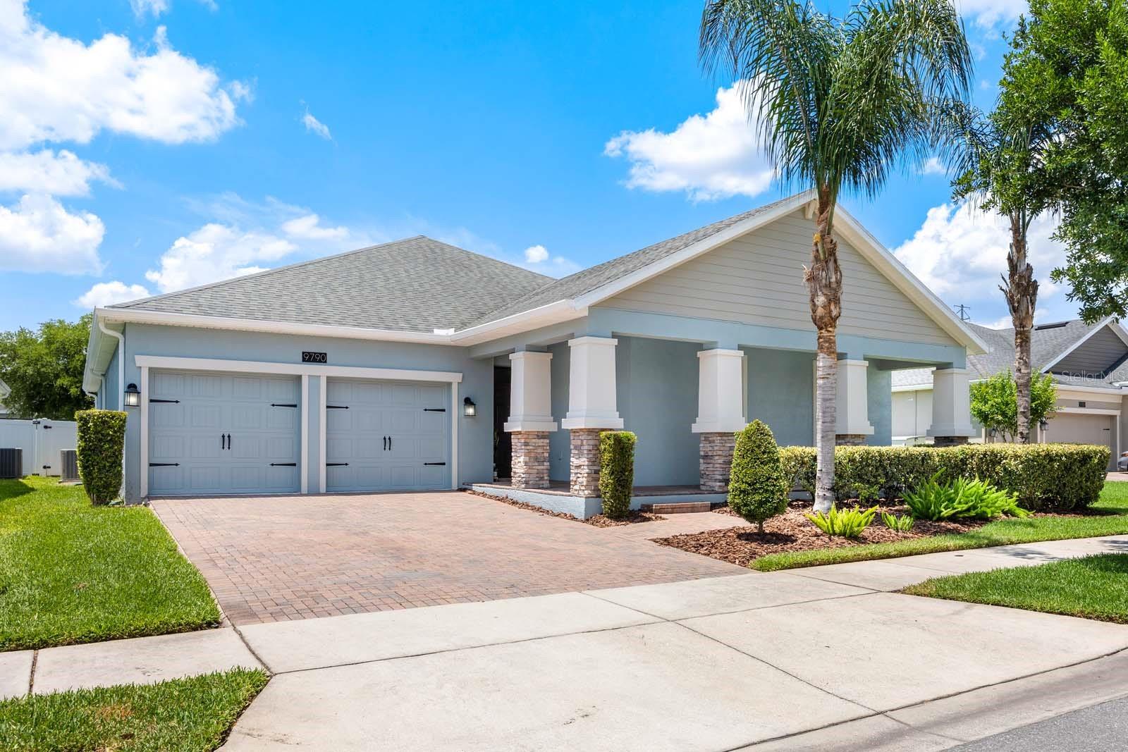 Single Family Residence in ORLANDO, FL - Daniel Dourado