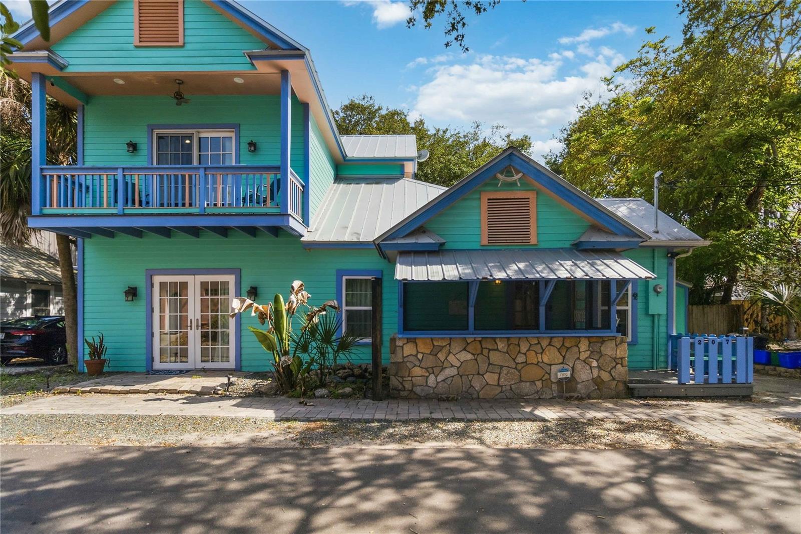 Single Family Residence in NEW SMYRNA BEACH, FL - Daniel Dourado