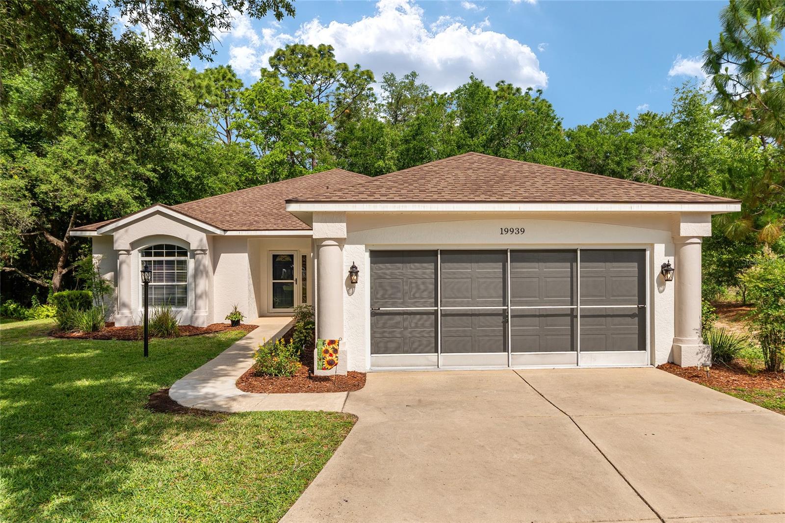 Single Family Residence in DUNNELLON, FL - Daniel Dourado