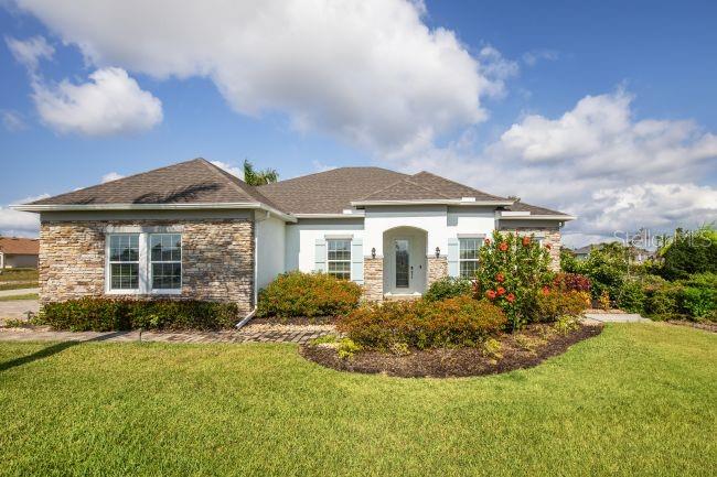 Single Family Residence in SORRENTO, FL - Daniel Dourado