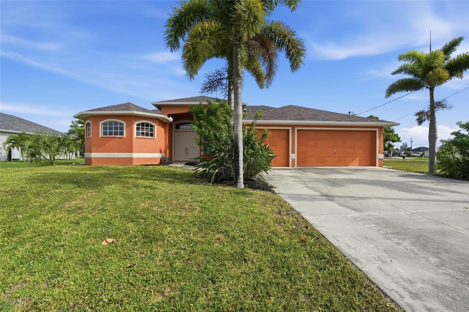 Single Family Residence in CAPE CORAL, FL - Daniel Dourado