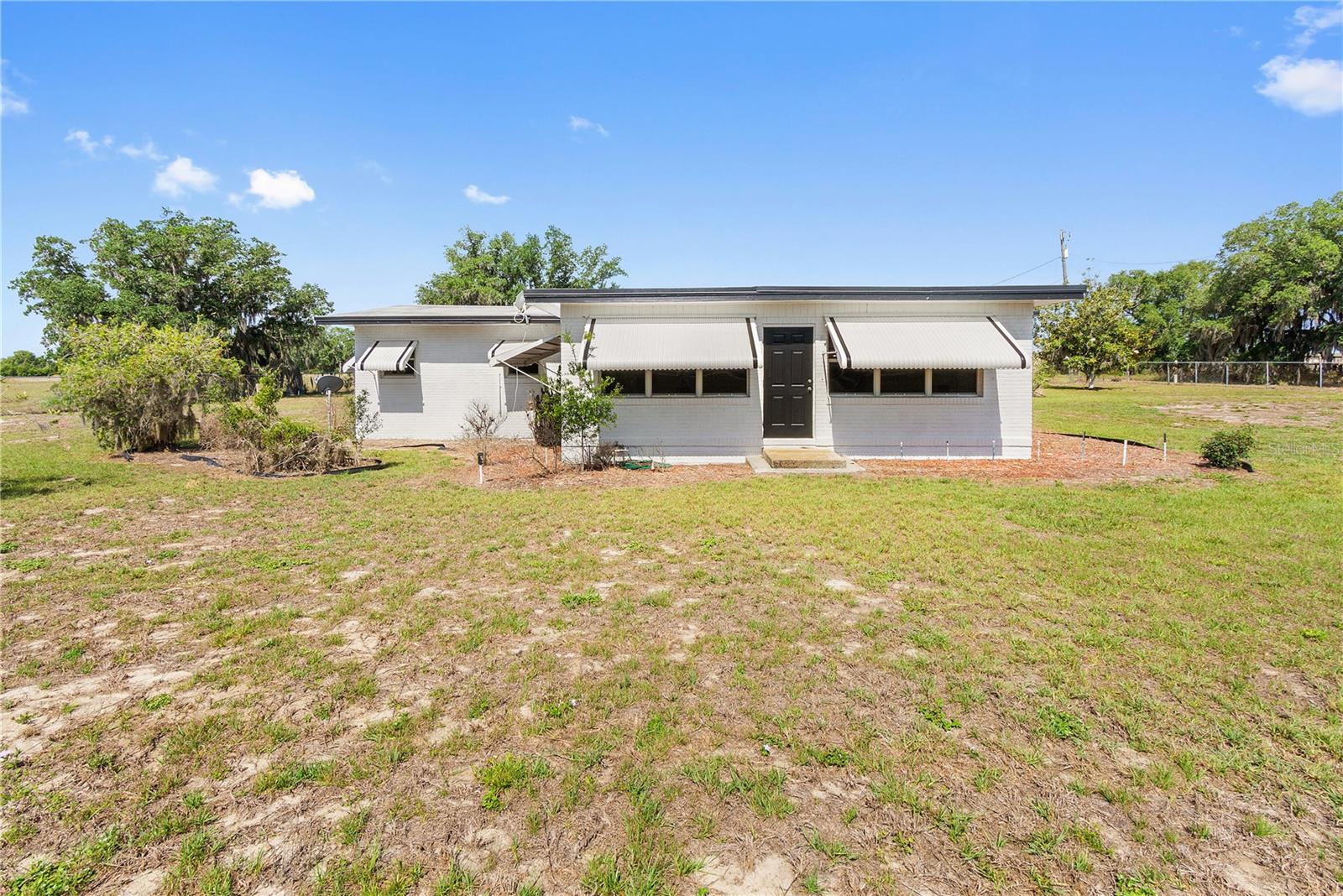Single Family Residence in LAKE WALES, FL - Daniel Dourado