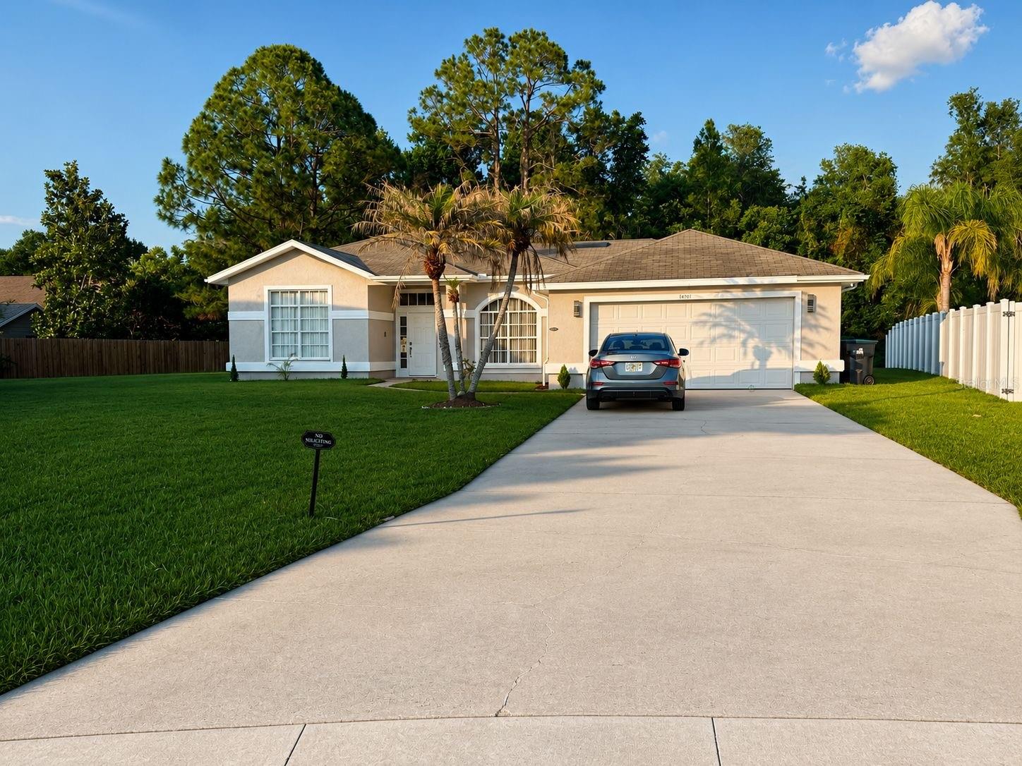 Single Family Residence in ORLANDO, FL - Daniel Dourado