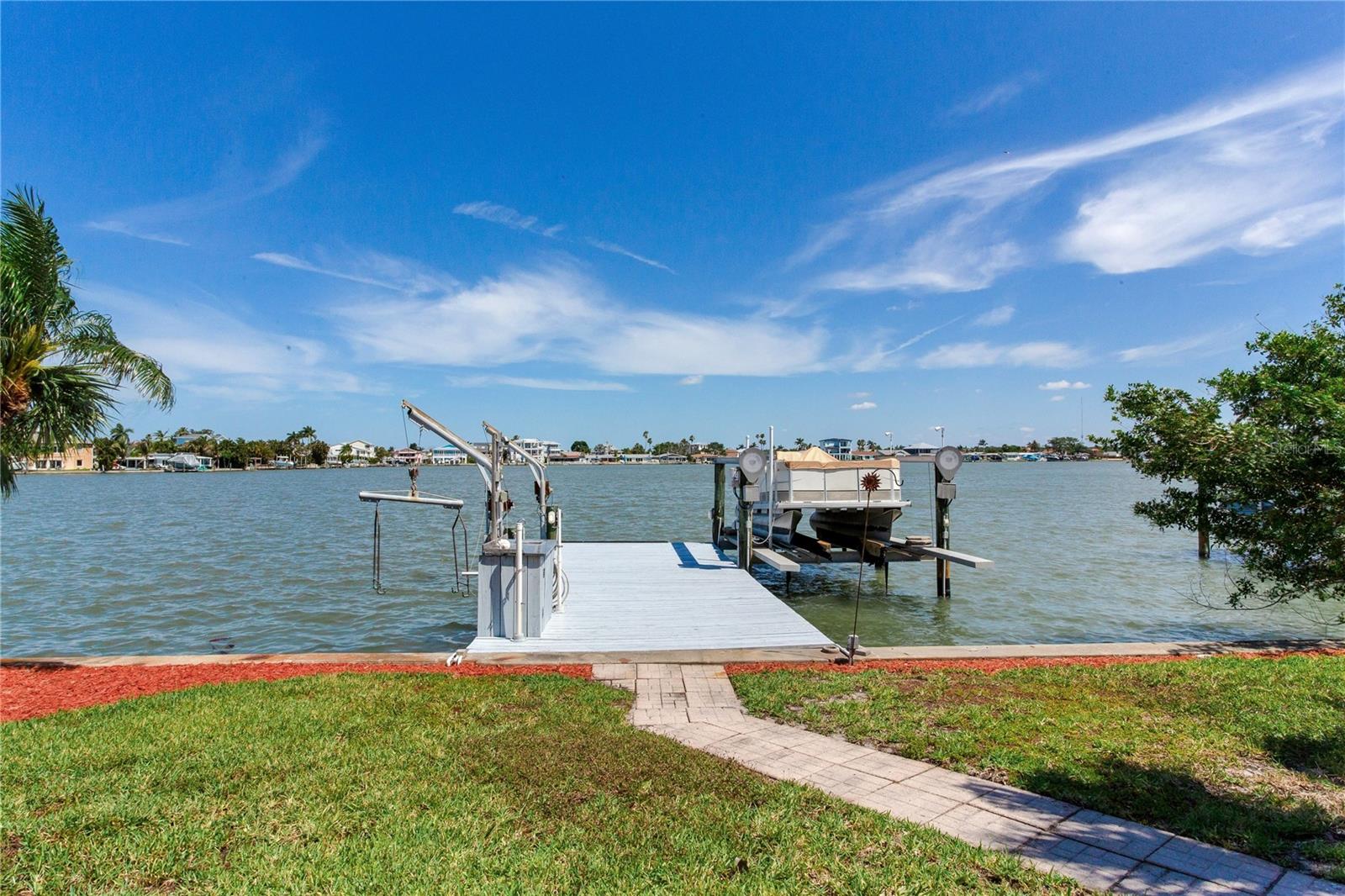 Single Family Residence em NORTH REDINGTON BEACH, FL - Daniel Dourado