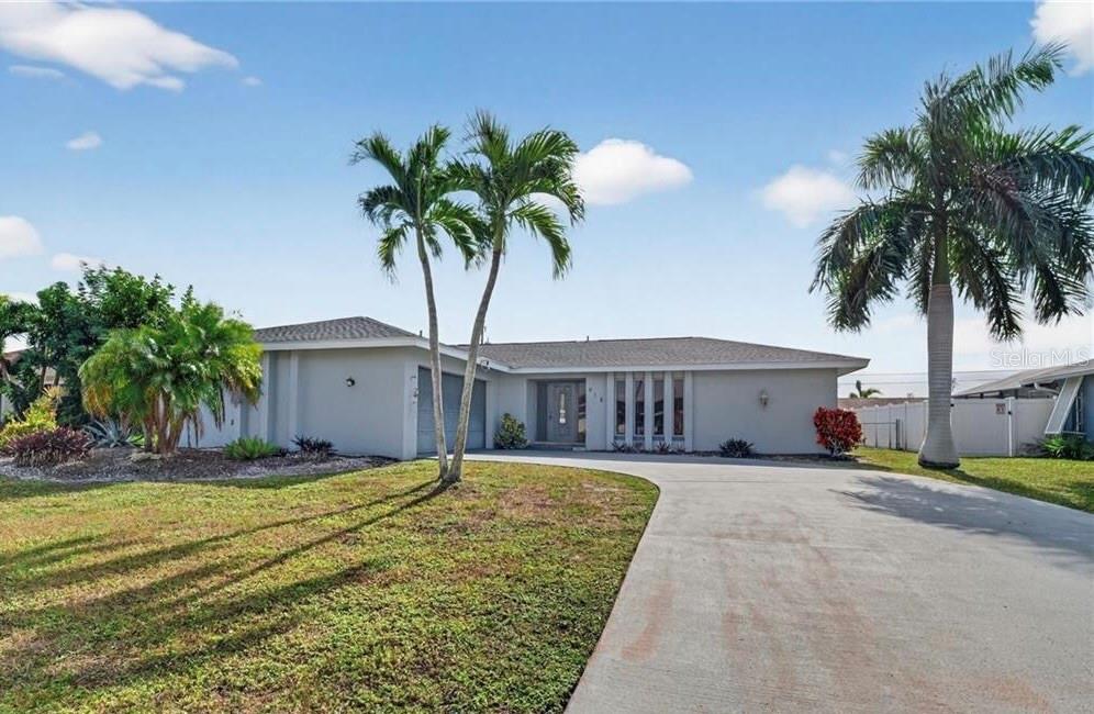 Single Family Residence in CAPE CORAL, FL - Daniel Dourado
