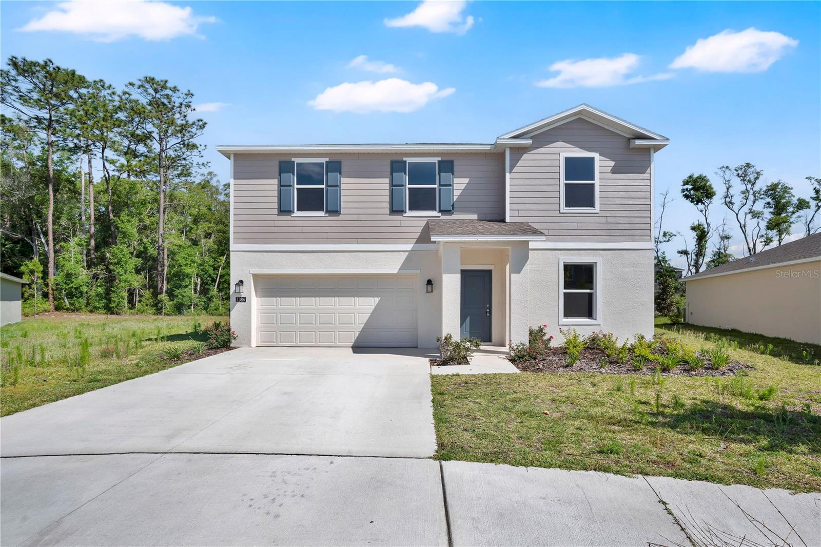 Single Family Residence in DELAND, FL - Daniel Dourado