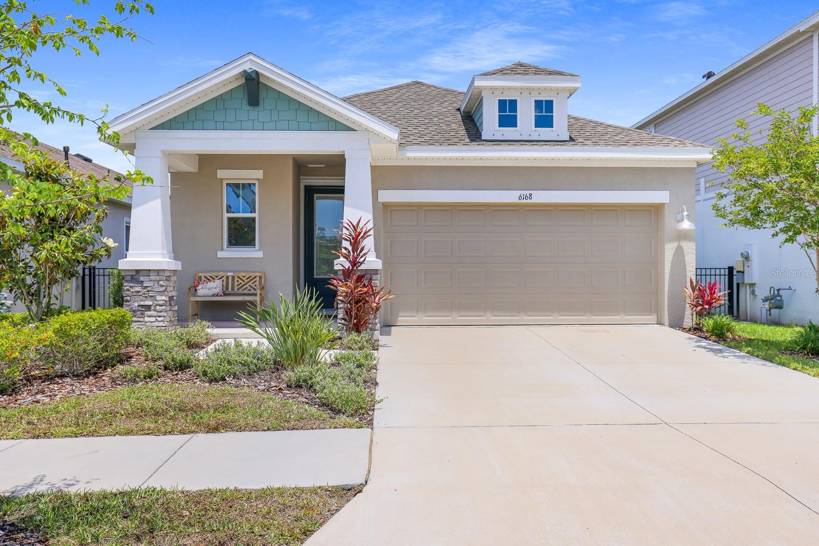 Single Family Residence in APOLLO BEACH, FL - Daniel Dourado
