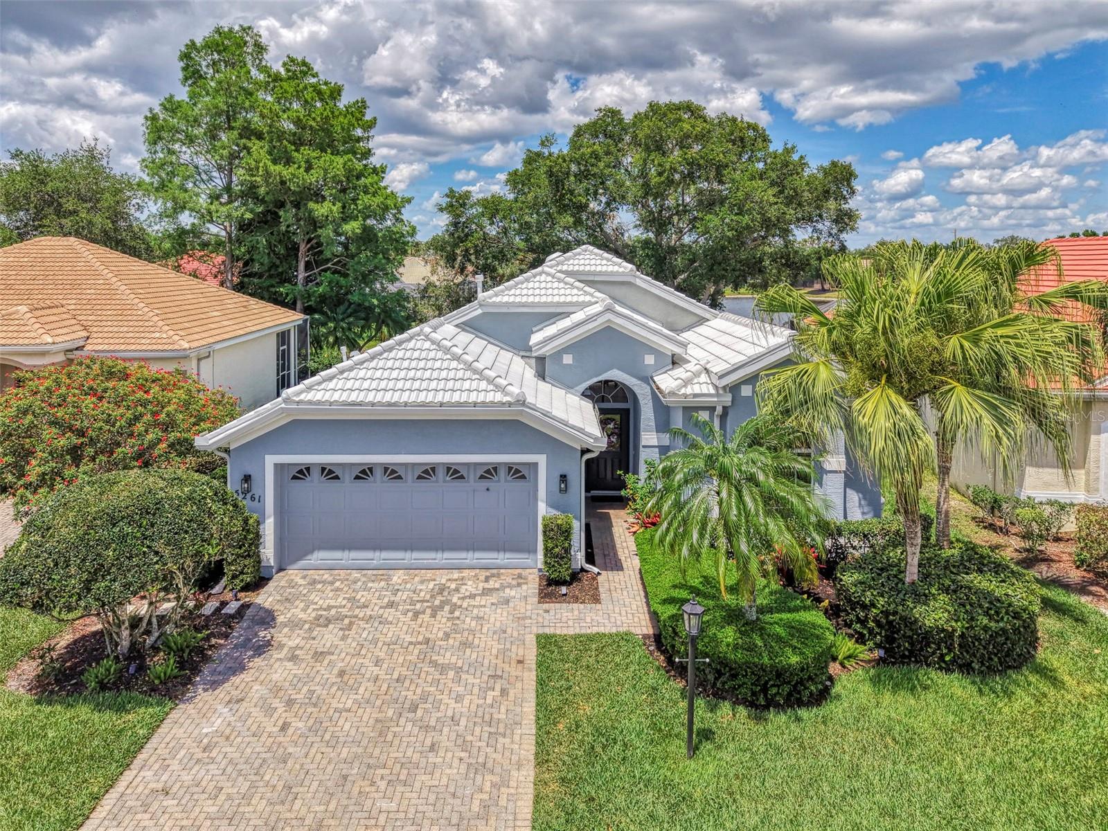 Single Family Residence in SARASOTA, FL - Daniel Dourado