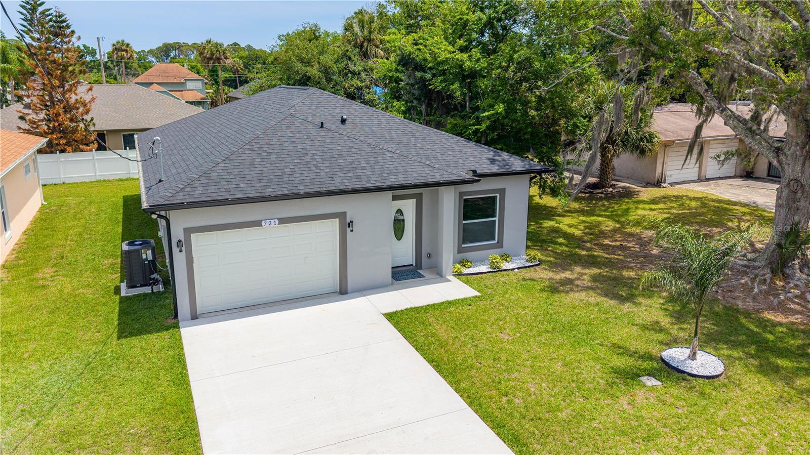 Single Family Residence in DAYTONA BEACH, FL - Daniel Dourado