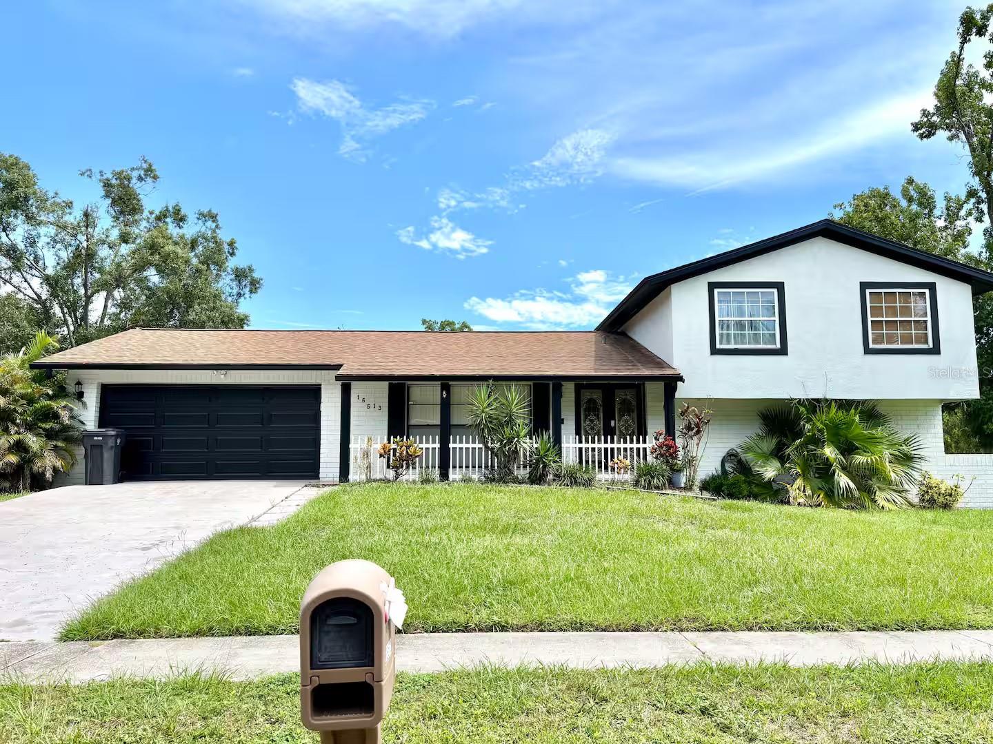 Single Family Residence in TAMPA, FL - Daniel Dourado