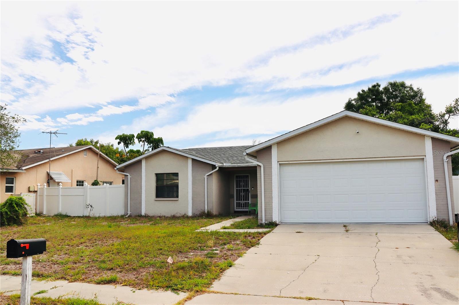 Single Family Residence in PORT RICHEY, FL - Daniel Dourado