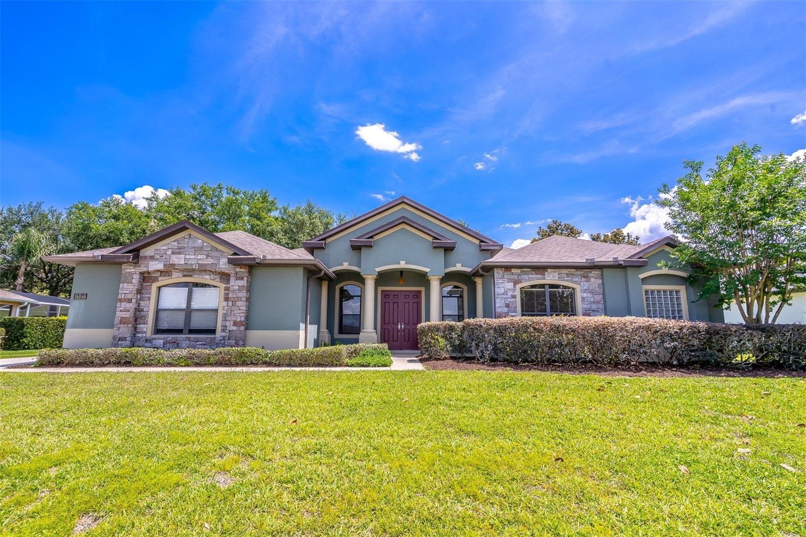 Single Family Residence in MONTVERDE, FL - Daniel Dourado