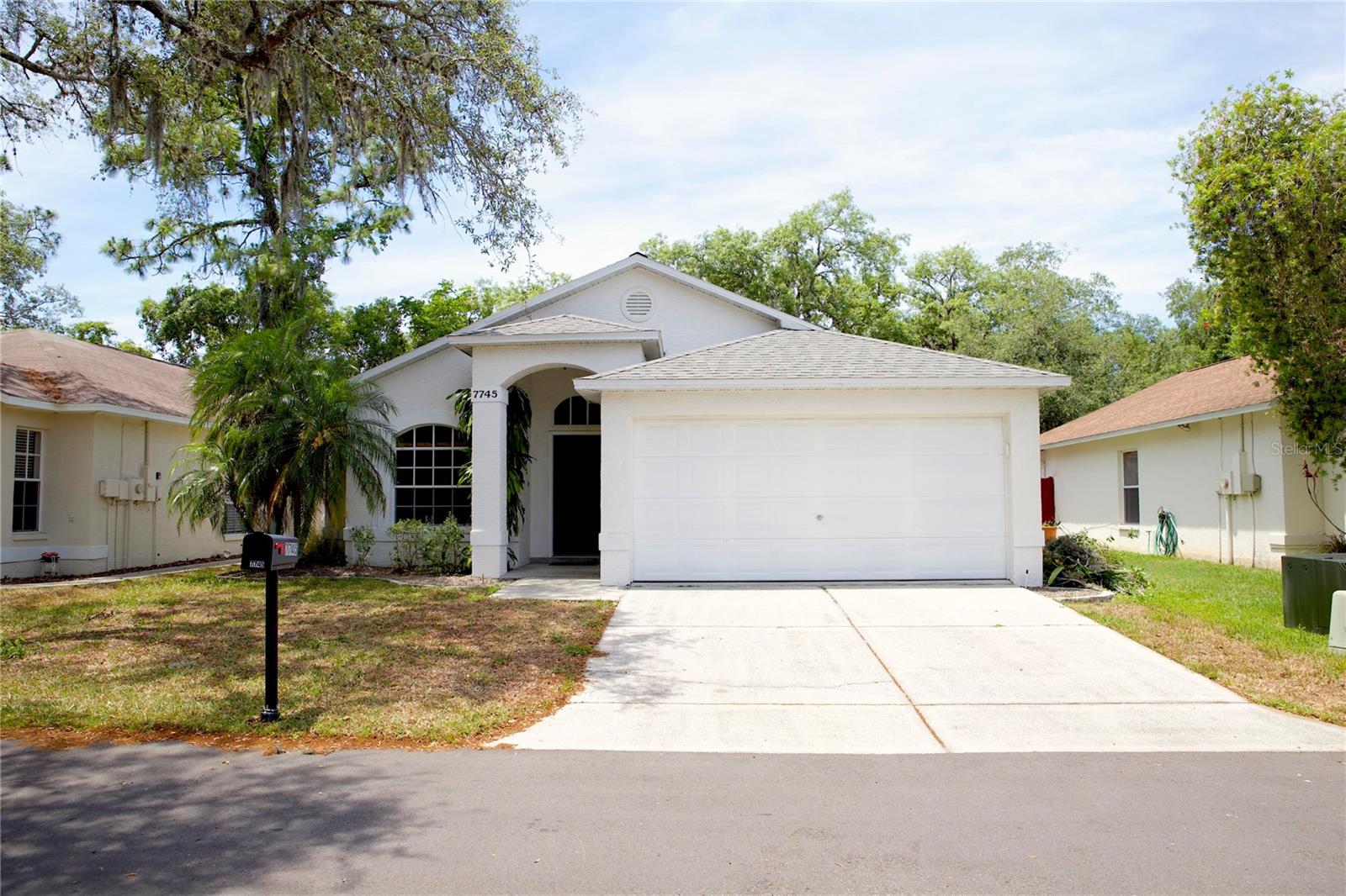 Single Family Residence in NEW PORT RICHEY, FL - Daniel Dourado