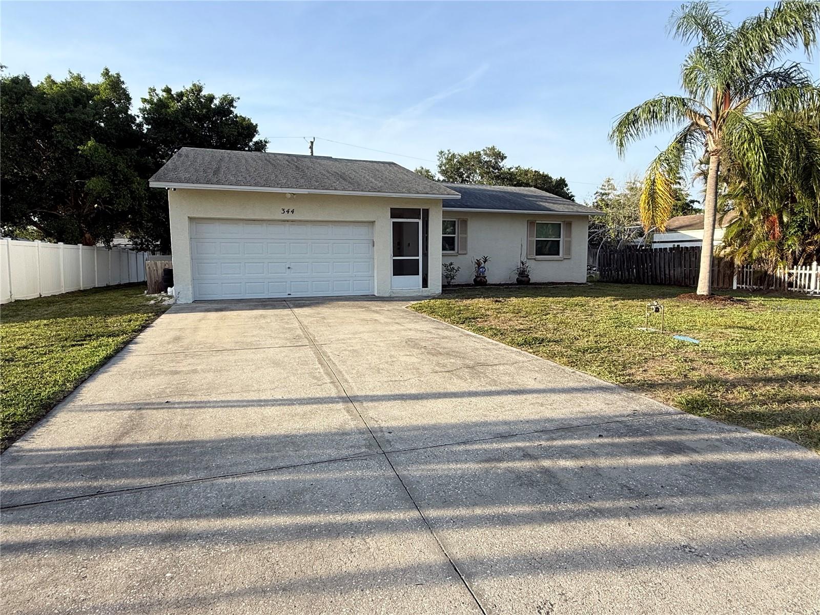Single Family Residence in PALMETTO, FL - Daniel Dourado